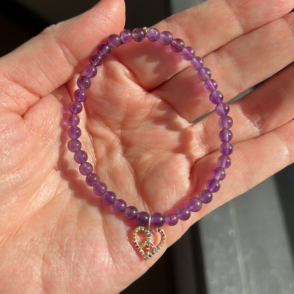 Sydney Evan 14K Gold & Rainbow Peace
Heart on Amethyst - Picture 4 of 7